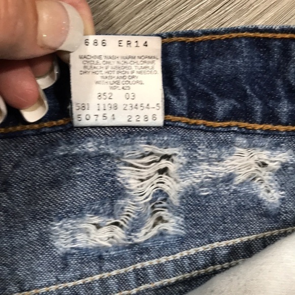 Levi’s Vintage 507 Very Distressed Cut-Off Denim Shorts dated 1989 size 3 - Picture 9 of 10